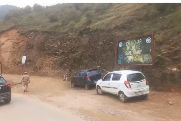 चूड़धार यात्रा में वाहन रोके गए