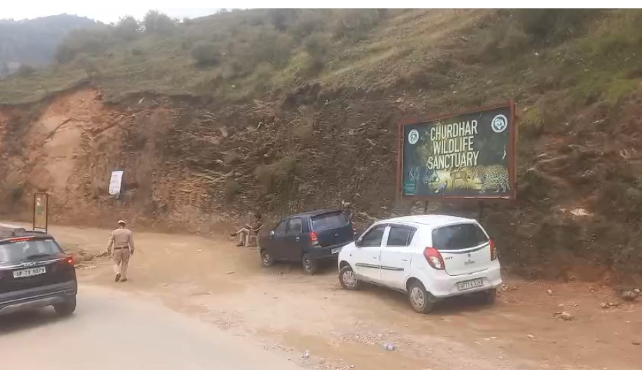 चूड़धार यात्रा में वाहन रोके गए