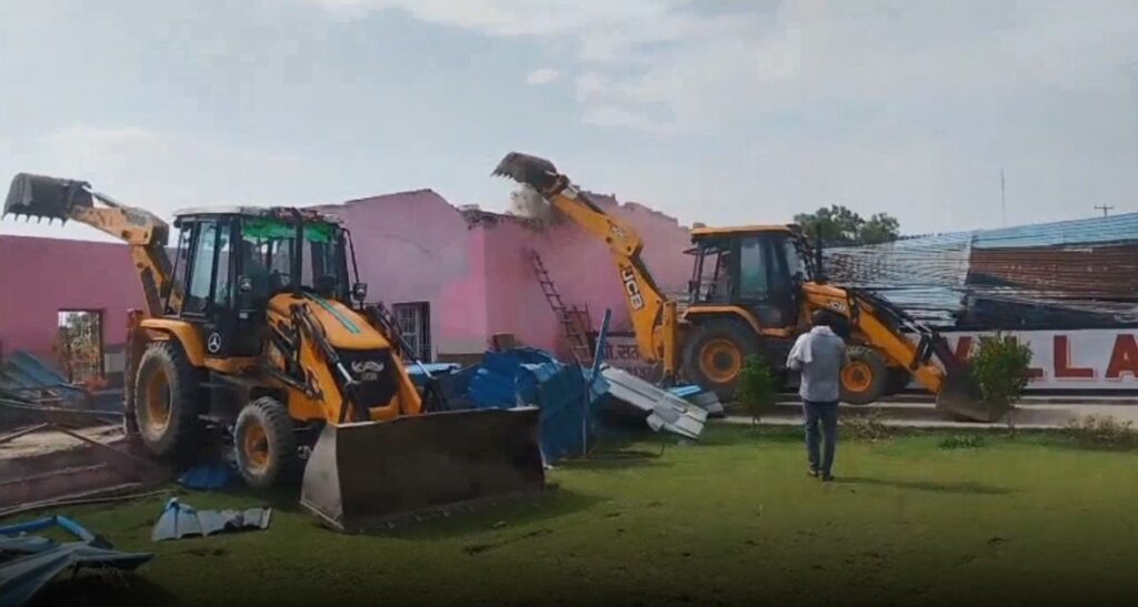पलवल अवैध कॉलोनियों पर कार्रवाई