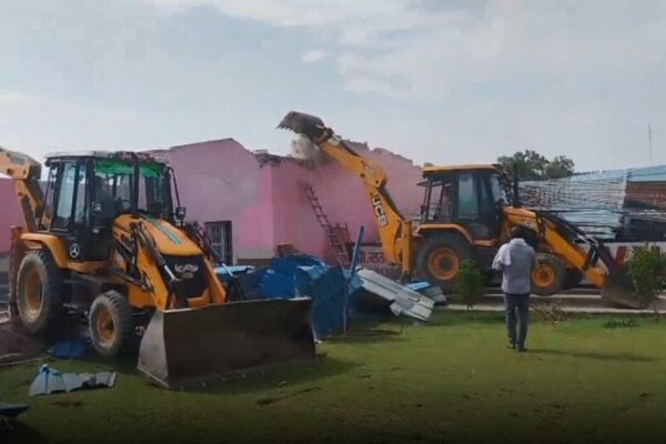 पलवल अवैध कॉलोनियों पर कार्रवाई