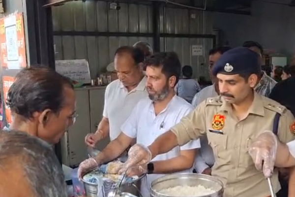 अंबाला में 5 रुपये में भोजन देने वाली आस्था फाउंडेशन कैंटीन