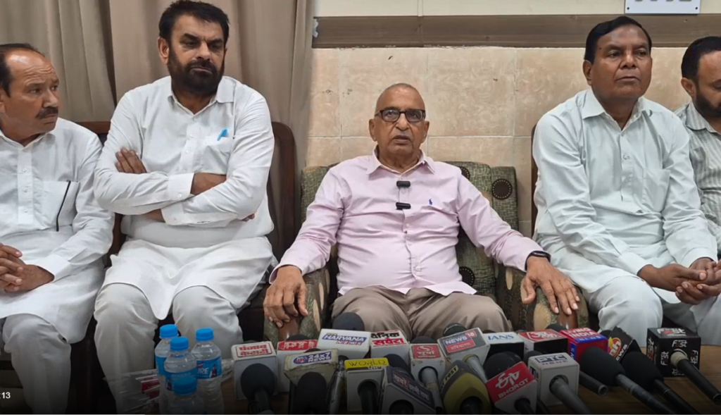 संपत सिंह का बीजेपी पर हमला