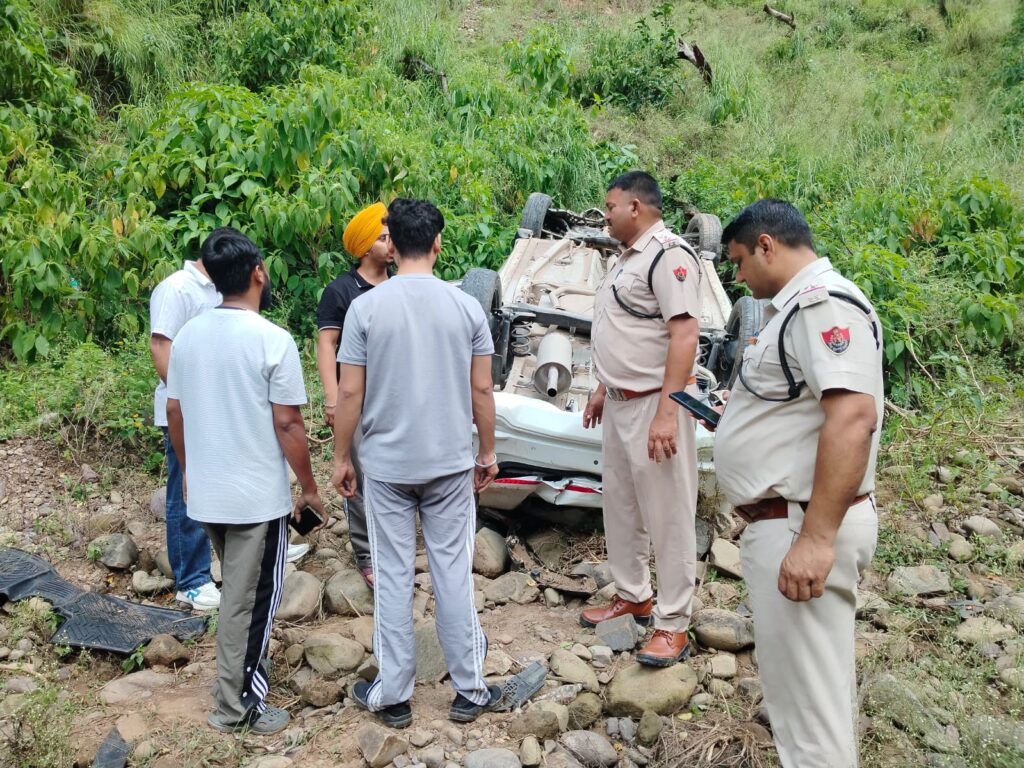 मोरनी में बर्थडे पार्टी के बाद सड़क हादसा