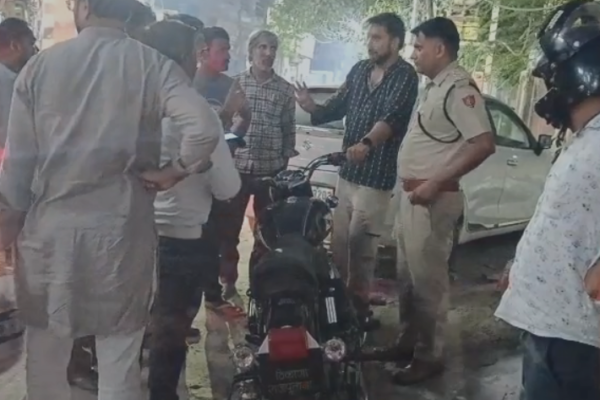 भिवानी में ट्रैफिक पुलिस की कार्रवाई के दौरान इंपाउंड की गई पटाखे जैसी आवाज निकालने वाली बुलेट मोटरसाइकिल